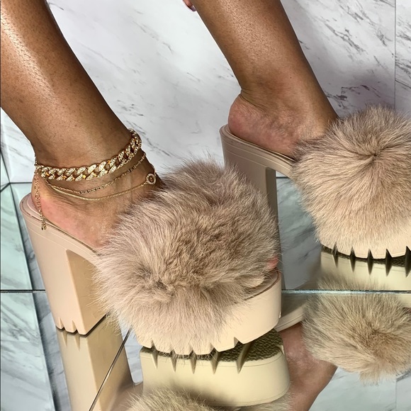 🧸 LORI Chunky Fur Heel 🧸 - Picture 5 of 8